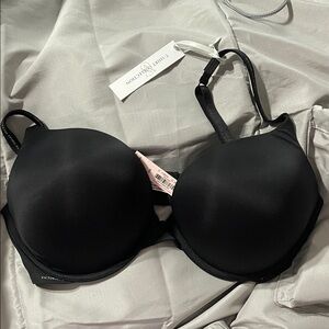 Victoria's Secret Black Seamless Molded T-Shirt Bra